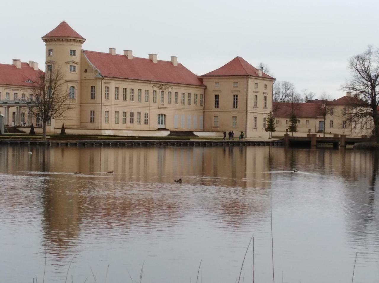 Marstall Im Schlosspark Rheinsberg Buitenkant foto