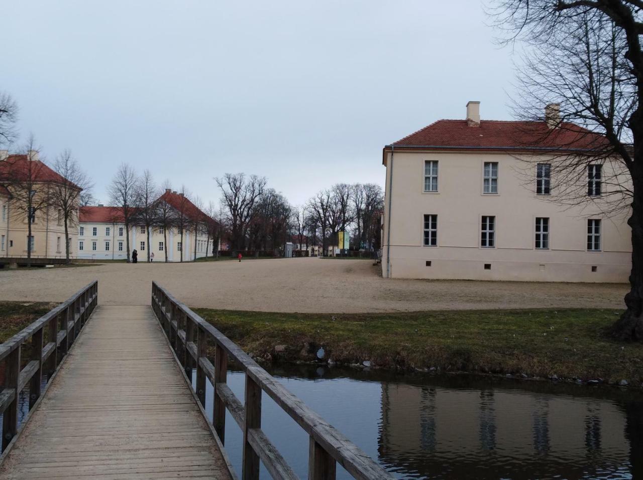 Marstall Im Schlosspark Rheinsberg Buitenkant foto